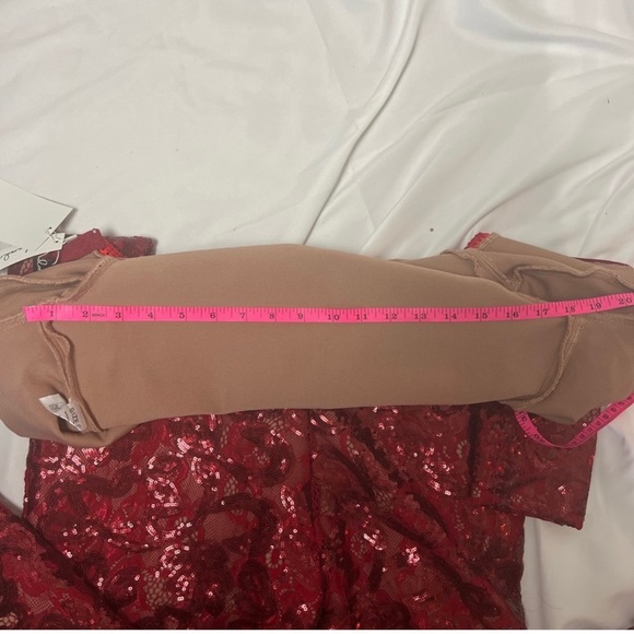 Red sequence jump suit. - Picture 4 of 8